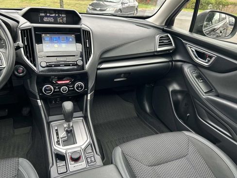 Used 2022 Subaru Forester Premium image 18