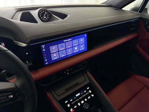 New 2026 Porsche Macan 4S Electric image 18