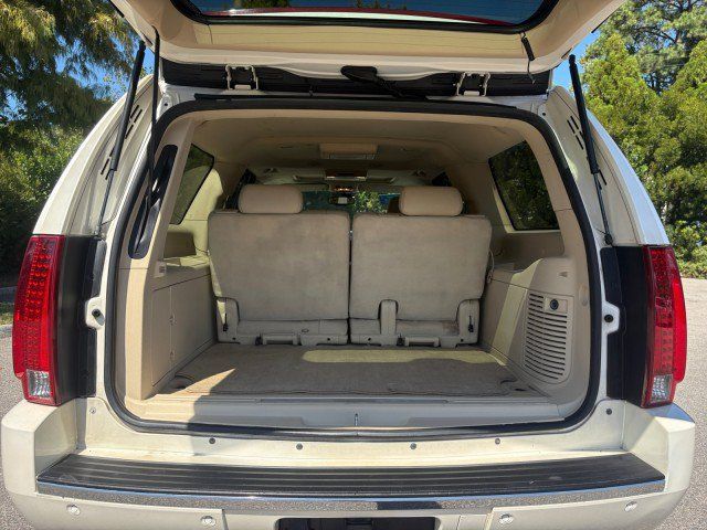 Used 2008 Cadillac Escalade ESV AWD image 17