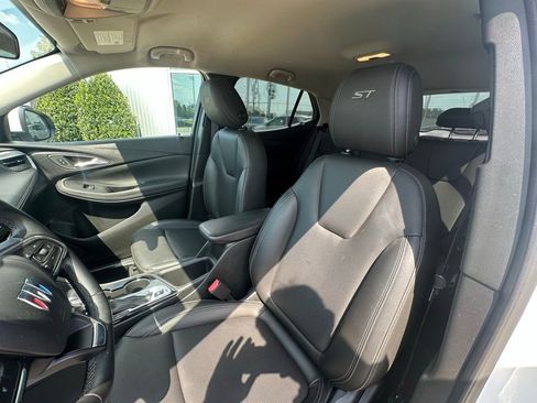 Used 2024 Buick Encore GX Sport Touring image 16