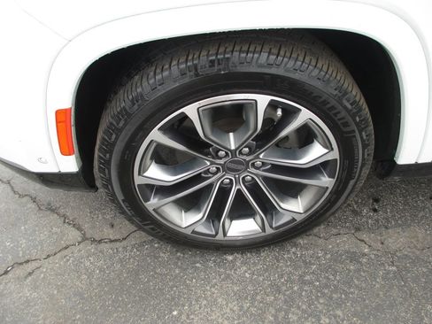 Used 2023 Jeep Grand Wagoneer L Series III w/ Rear Seat Video Group 1 image 14