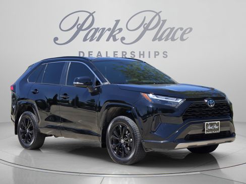 Used 2022 Toyota RAV4 SE AWD/4WD image 7