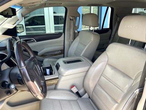 Used 2017 GMC Yukon Denali AWD/4WD image 10
