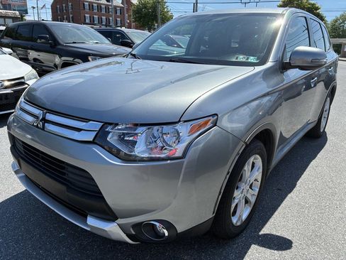 Used 2015 Mitsubishi Outlander SE FWD image 3