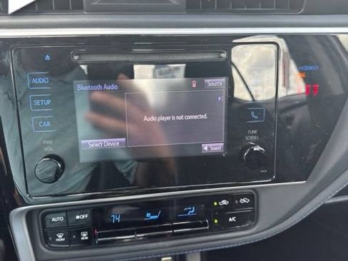Used 2018 Toyota Corolla SE FWD image 9