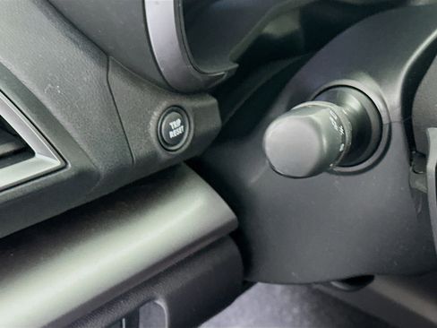 Used 2018 Subaru Impreza 2.0i Limited image 17