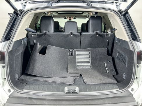 Certified 2025 Nissan Pathfinder SV w/ SV Premium Package image 28