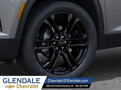 New 2026 Chevrolet Traverse LT w/ LPO, Floor Liner Package FWD image 9