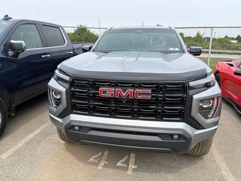 Used 2023 GMC Canyon Elevation w/ Elevation Premium Package AWD/4WD image 3