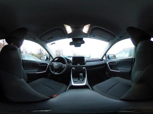 Used 2025 Toyota RAV4 LE image 41