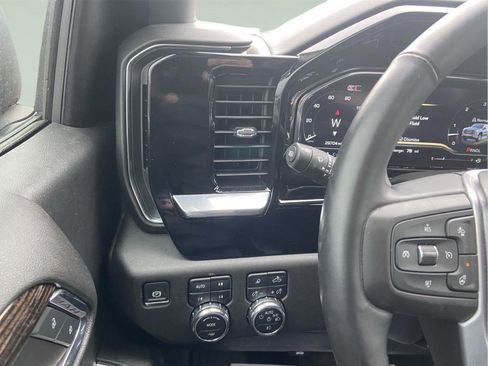 Used 2024 GMC Sierra 1500 Elevation w/ Elevation Premium Package AWD/4WD image 18