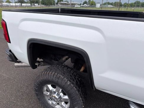 Used 2016 GMC Sierra 2500 SLT w/ Suspension Package, Off-Road AWD/4WD image 8