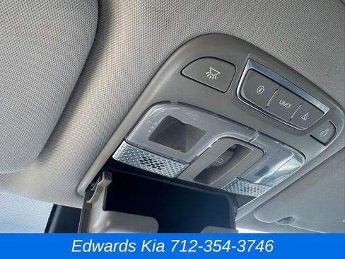 Used 2022 Kia Telluride S image 33