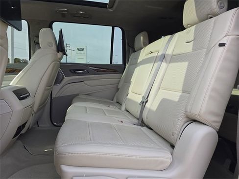Certified 2023 Cadillac Escalade ESV Premium Luxury Platinum w/ LPO, Radiant Package image 26