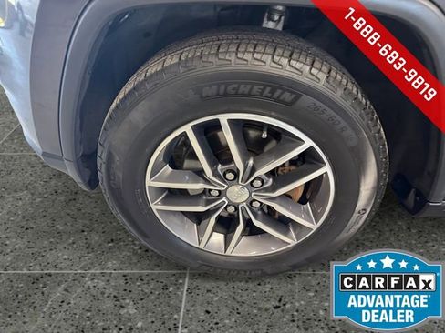 Used 2018 Jeep Grand Cherokee Limited w/ Luxury Group II image 25