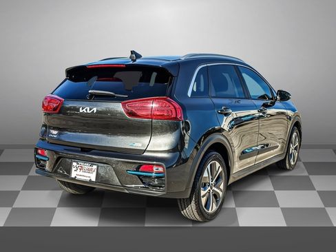 Used 2022 Kia Niro EX Premium w/ Cold Weather Package image 6