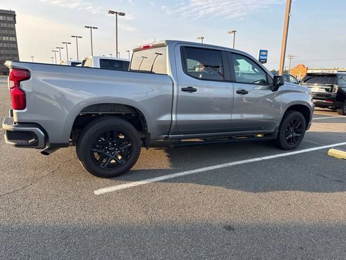 Used 2025 Chevrolet Silverado 1500 Custom RWD image 2