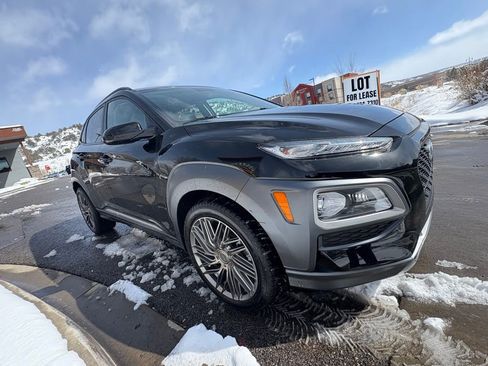 Used 2018 Hyundai Kona Limited image 11