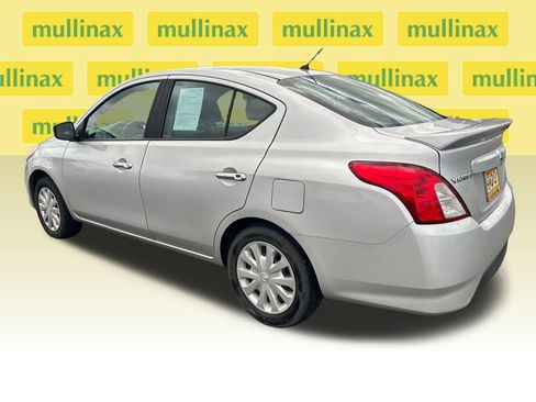 Used 2016 Nissan Versa SV FWD image 10