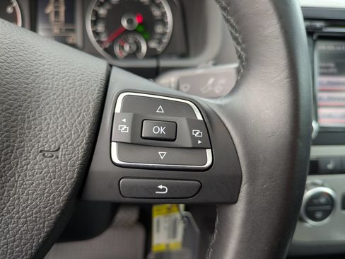 Used 2013 Volkswagen Eos Komfort FWD image 18