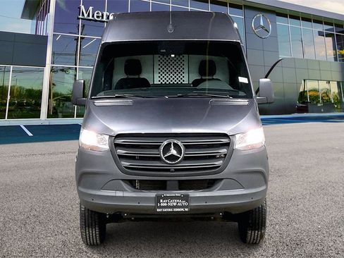 Used 2023 Mercedes-Benz Sprinter 2500 image 3