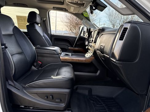 Used 2017 Chevrolet Silverado 2500 High Country w/ Duramax Plus Package image 20