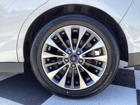 Used 2017 Ford C-MAX Energi Titanium FWD image 12