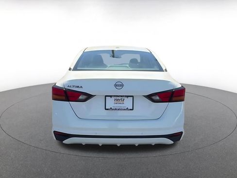 Used 2025 Nissan Altima 2.5 SV FWD image 12