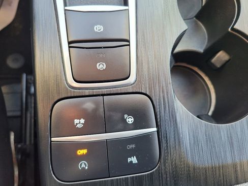 Used 2021 Ford Escape Titanium image 41