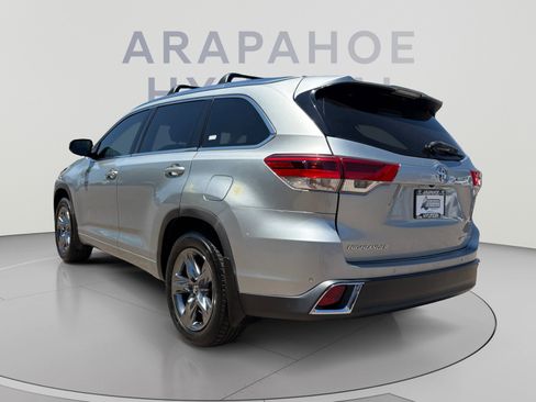 Used 2018 Toyota Highlander Limited Platinum AWD/4WD image 3