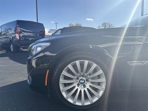 Used 2012 BMW 750Li image 19