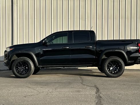 Used 2024 Chevrolet Colorado Trail Boss w/ Technology Package image 8