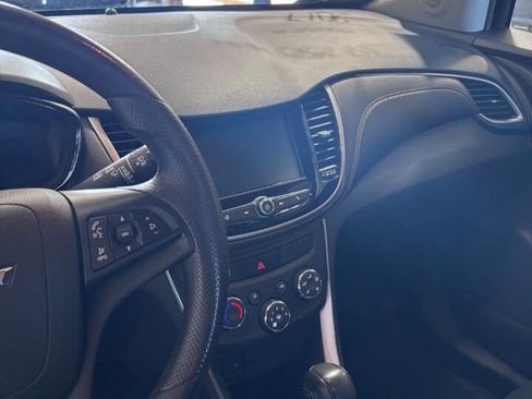 Used 2017 Chevrolet Trax LS w/ Fleet Convenience Package AWD/4WD image 4