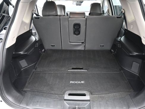 Used 2020 Nissan Rogue S w/ Special Edition Package image 14