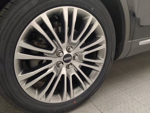 Used 2016 Lincoln MKX Reserve w/ Technology Package FWD image 31