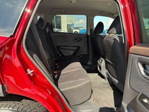 Used 2023 Nissan Rogue S AWD/4WD image 18