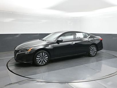 Used 2025 Nissan Altima 2.5 SV