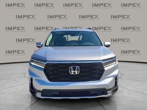 Used 2024 Honda Pilot Touring image 8