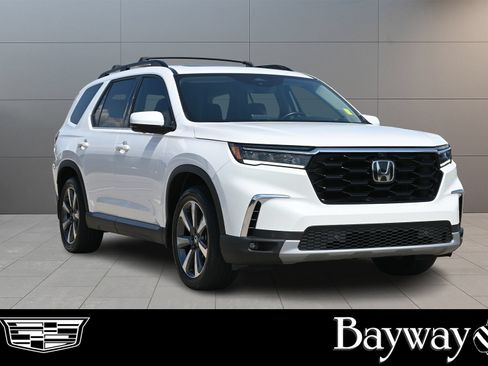 Used 2024 Honda Pilot Elite image 4