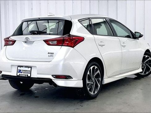 Used 2018 Toyota Corolla iM w/ All-Weather Mat Package FWD image 12
