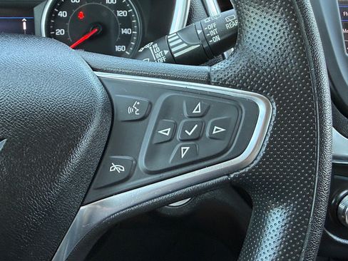 Used 2020 Chevrolet Equinox LT FWD image 16