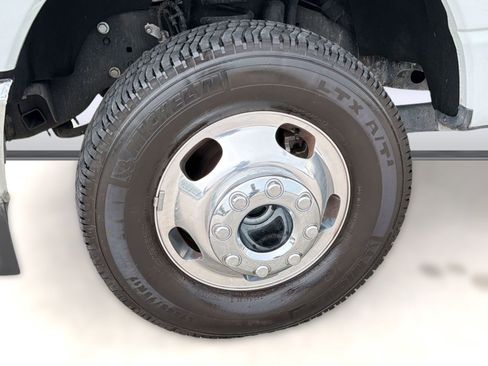 Used 2025 Ford F350 Lariat image 12