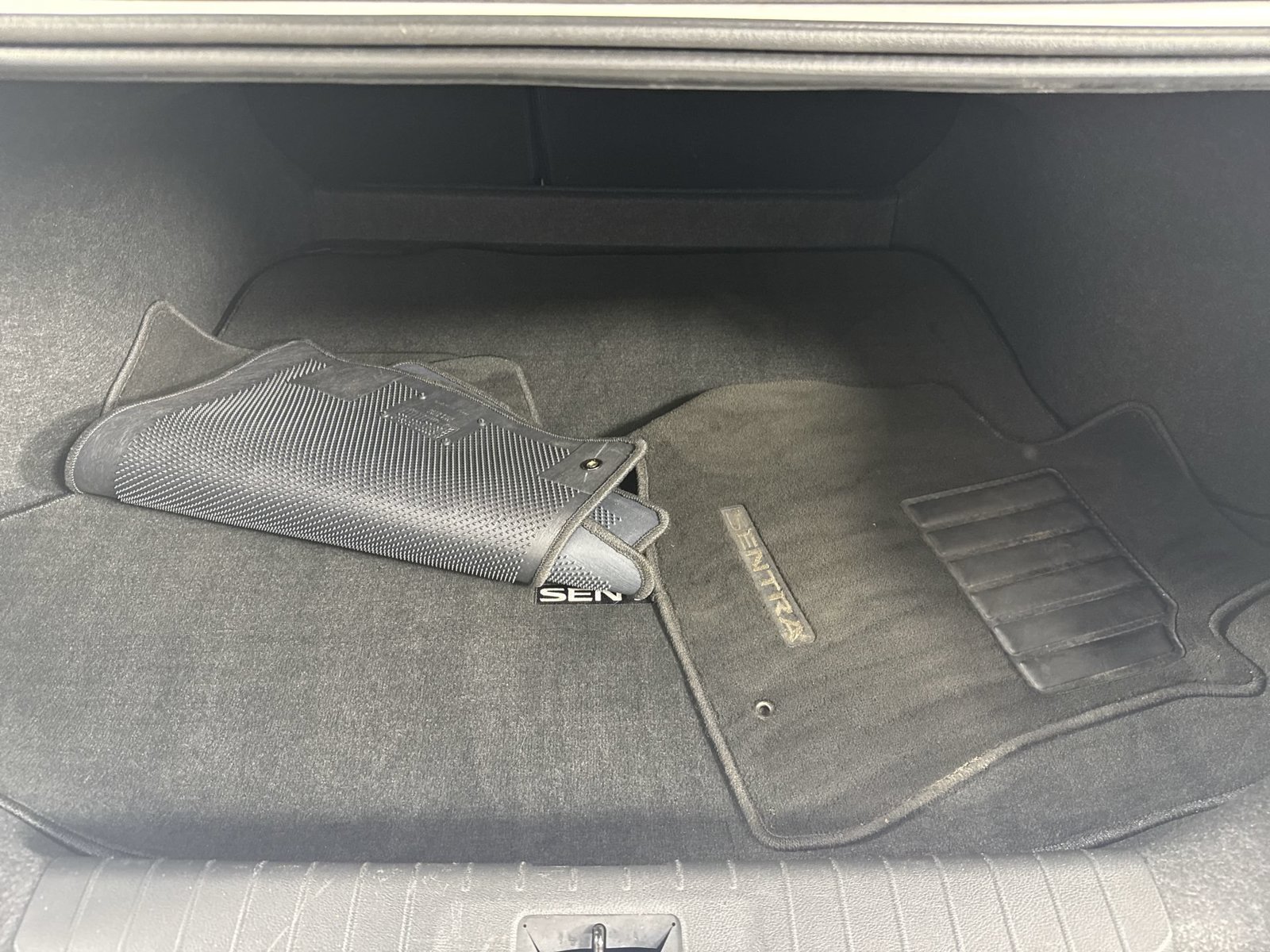 Certified 2023 Nissan Sentra SV FWD image 34
