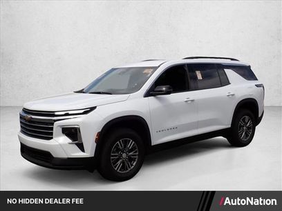 Used 2025 Chevrolet Traverse LT