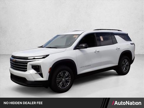Used 2025 Chevrolet Traverse LT AWD/4WD image 1