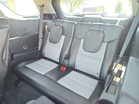 Used 2023 Ford Explorer XLT w/ Equipment Group 202A AWD/4WD image 21