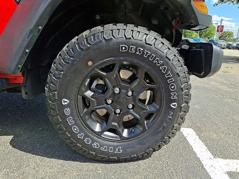 Used 2023 Jeep Wrangler Unlimited w/ Cold Weather Group AWD/4WD image 9