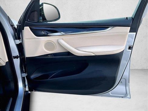 Used 2018 BMW X5 xDrive40e image 19