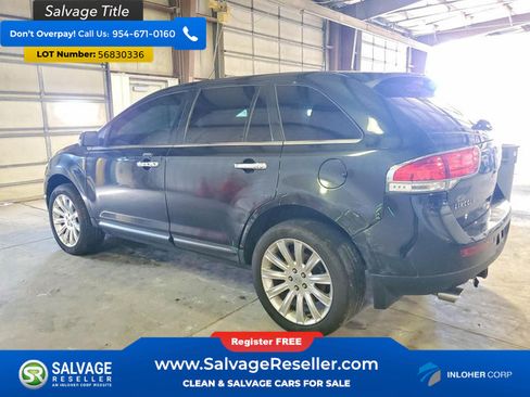 Used 2013 Lincoln MKX FWD image 3