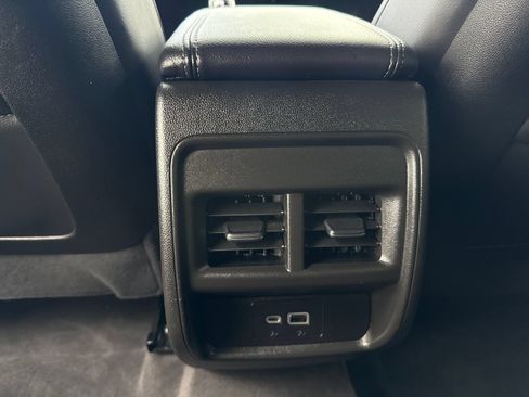 Used 2023 Cadillac XT4 Premium Luxury FWD image 38